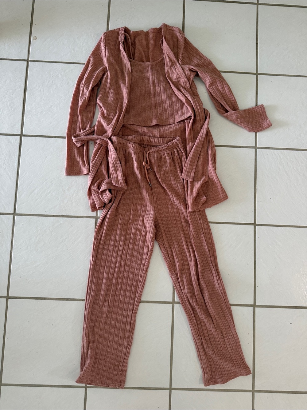 Three-Piece Ribbed Lounge Set in Mauve Pink